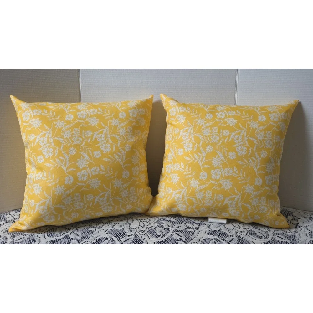 2 Throw Pillows Yellow Gnome Theme Indoor/Outdoor 16